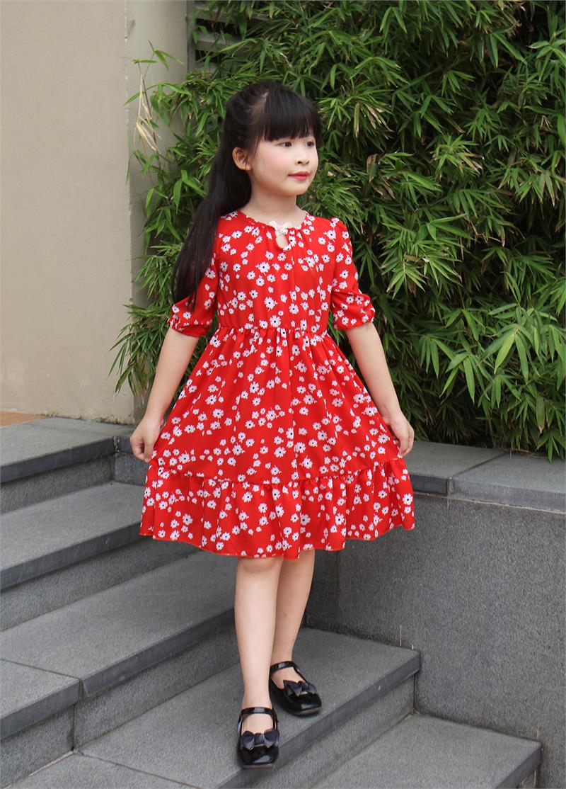 Đầm xòe chun eo họa tiết hoa cúc nền đỏ