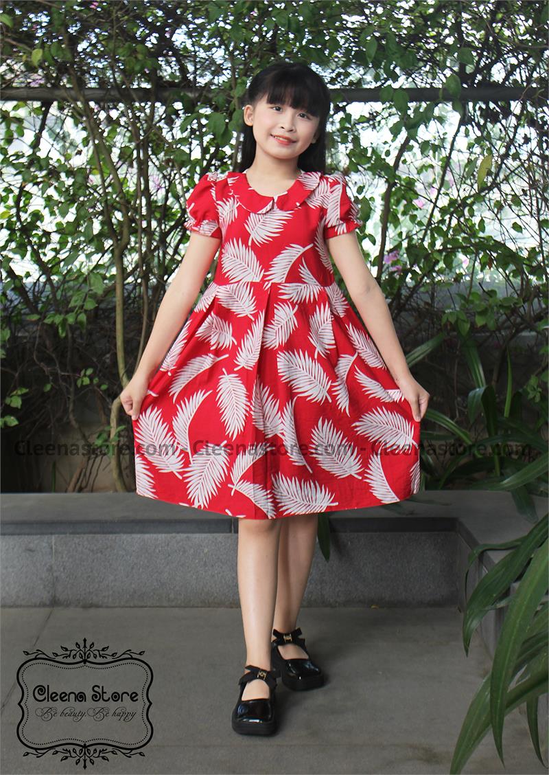 Đầm xòe cổ sen xếp li họa tiết lá trắng nền đỏ