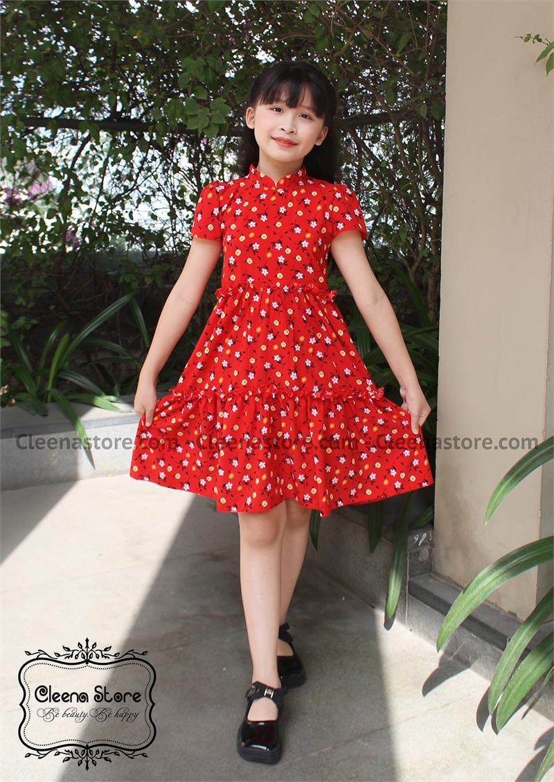 Đầm xòe cổ tàu 2 tầng hoa nhí nền đỏ