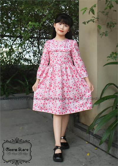 Đầm nhung hoa viền ren vuông