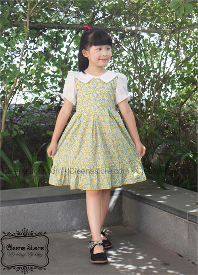 Đầm xòe xếp ly dáng dài cổ V trắng tay trắng hoa vàng xanh