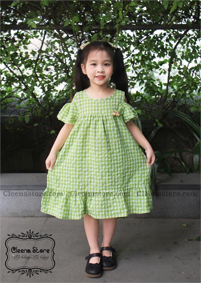 Đầm kẻ xanh cốm hở vai